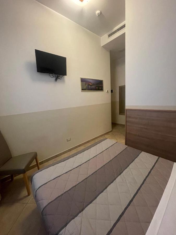 Hotel Montecarlo มิลาน ภายนอก รูปภาพ